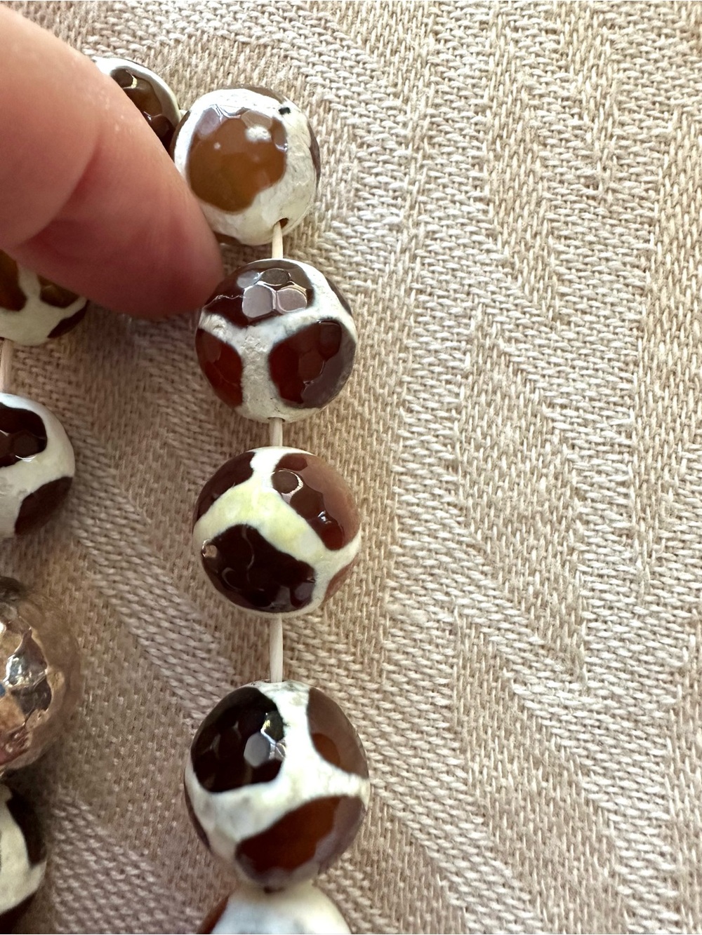 Chunky Agate-Look Faceted Bead Stretch Bracelet Hammered Silver Tone Boho - Picture 6 of 8
